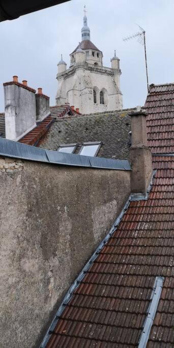 Duplex Au Centre Ville, Dans Cour Interieure Calme Dole Buitenkant foto